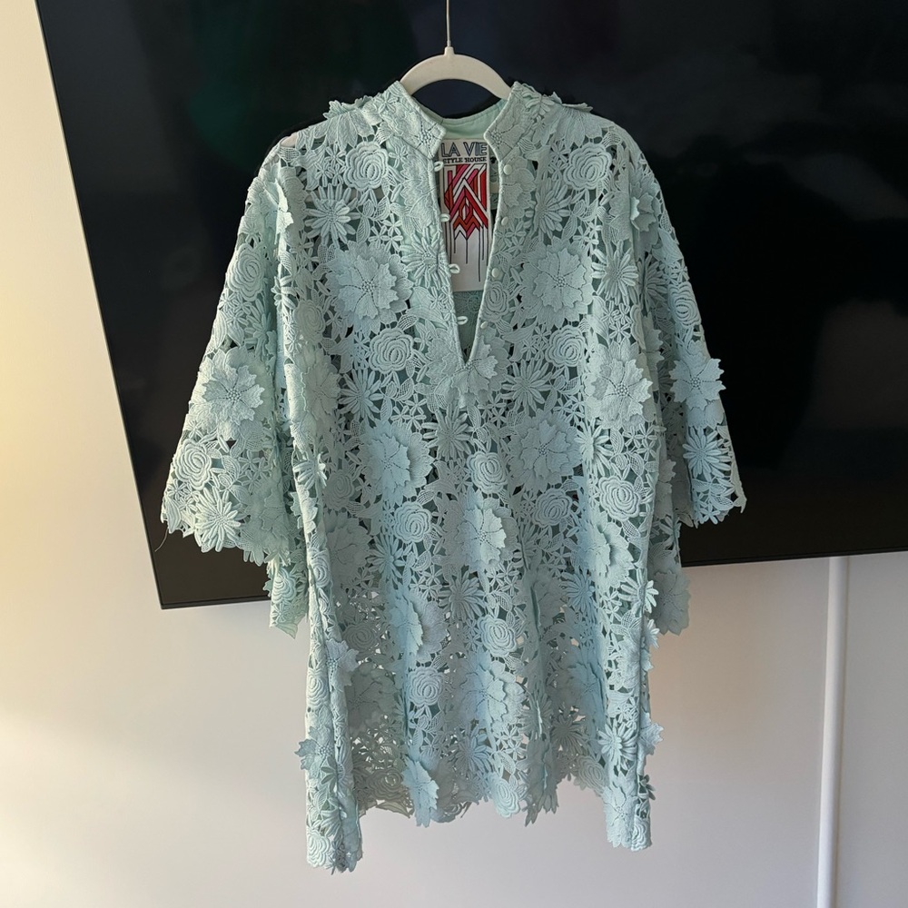 La Vie Style House Lace Mini Caftan in Mint